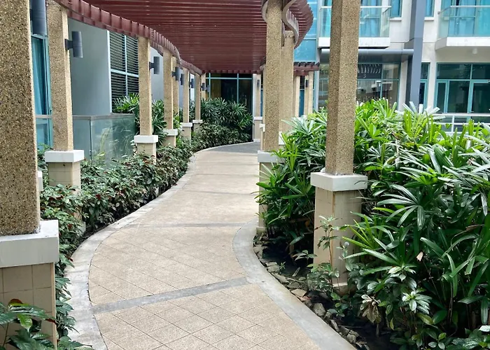 Two Palm Tree Near World Naia T3 Apartamento